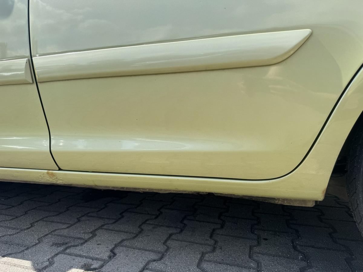 Opel Corsa D original T&uuml;r hinten links Z30E Green Tea Metallic Rohbau Bj.2006